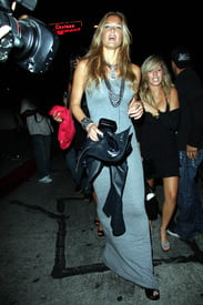 98590_Celebutopia-Bar_Rafaeli_at_Chateau_Marmont_after_the_MTV_Video_Music_Awards-02_122_32lo.jpg