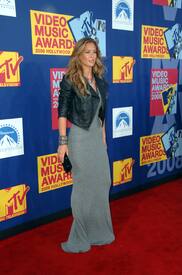 38316_Bar_Refaeli_2008-09-07_-_MTV_Video_Music_Awards_9123_122_70lo.jpg