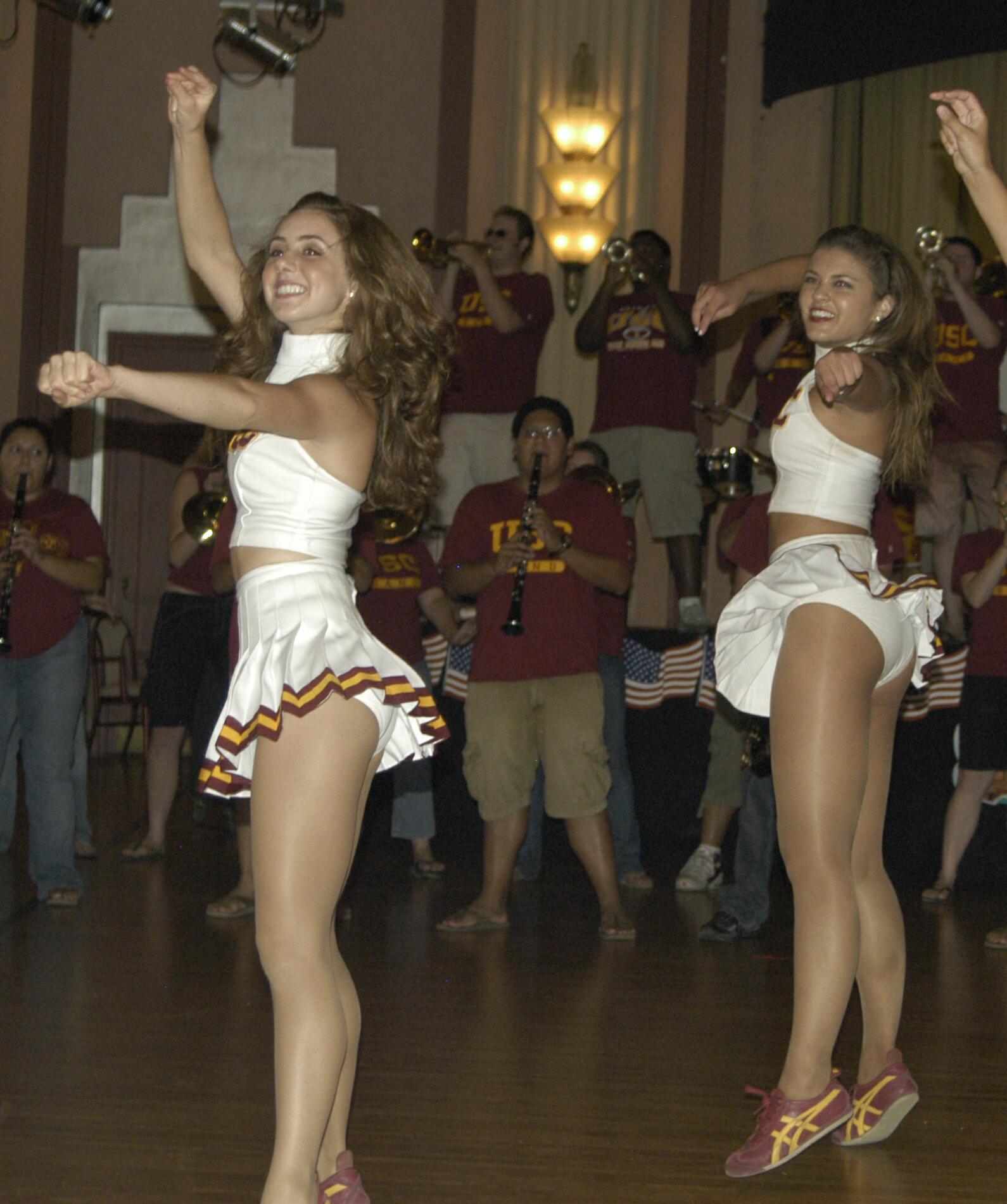 Usc Song Girls And Cheerleaders General Discussion Bellazon