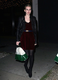 21815_Preppie_Emma_Roberts_at_Madeo_restaurant_1_122_468lo.jpg