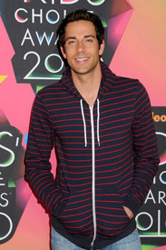 celebrity_paradise.com_TheElder_ZacharyLevi2010_03_27_NickelodeonsKidsChoiceAwards20102.jpg