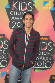 celebrity_paradise.com_TheElder_ZacharyLevi2010_03_27_NickelodeonsKidsChoiceAwards20107.jpg