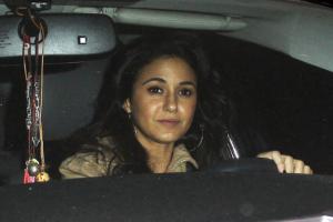 Emmanuelle_Chriqui_Emanuelle_Chriqui_Leaves_P5vZ_PhGIBQl.jpg