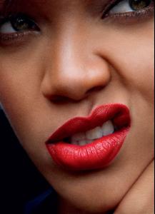 Rihanna_by_Annie_Leibovitz_for_Vogue_US_03.jpg