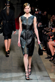 LoeweFall20128Diik891rgYx.jpg