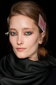 Veronique_Leroy_Fall_2012_Backstage_m_PCj_Pb_J0_GRmx.jpg