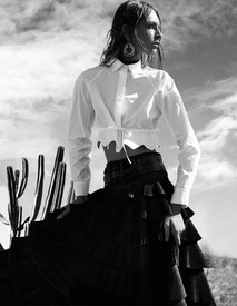 Daga Ziober by Mikael Jansson (Diva Of The Plains - Vogue Japan April 2012) 8.jpg