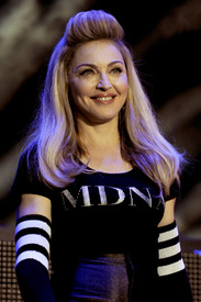 celebrity_paradise.com_TheElder_Madonna19.jpg