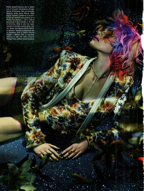 Vogue Italia 2012-03 - Mackenzie Drazan 02.jpg