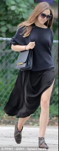 article-0-143FA5FE000005DC-551_224x572.jpg