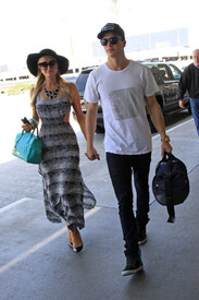 parishilton032113_04.jpg