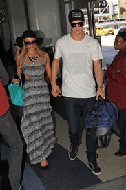 parishilton032113_09.jpg