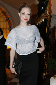 Amanda Seyfried Carine Roitfeld Cocktail Party in Paris_030513_01.jpg