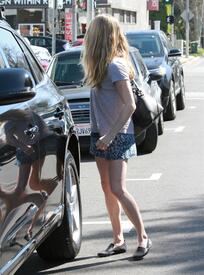 Amanda Seyfried out and about in Beverly Hills_031213_07.jpg