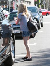 Amanda Seyfried out and about in Beverly Hills_031213_09.jpg