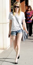 celebrity_paradise.com_TheElder_EmmaRoberts2011_04_04_ShoppinginBeverlyHills7.jpg