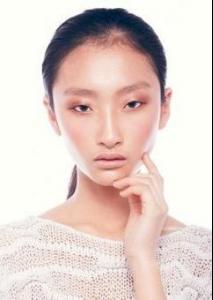 000000420825-Rowena_Xi_Kang-modelprofileMainPicCropped.jpg