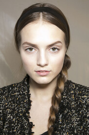 th_Valentino_Fall_2013_Backstage_l3g_Wey_Up_M6x.jpg