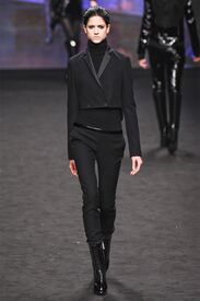 th_c_n_c_costume_national_003.jpg
