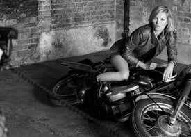 kate-moss-matchles_2513043a.jpg
