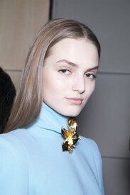 Emanuel_Ungaro_Fall_2013_Backstage_d8un_ZQ8hs_CMx.jpg