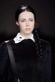 Valentino_Fall_2013_Details_HPInl_Rv_CVx_Zx.jpg