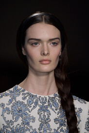 Valentino_Fall_2013_Details_l_k1_F8w_UCxx.jpg