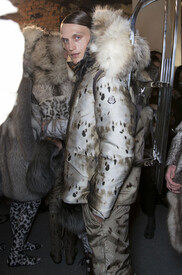 Moncler_Gamme_Rouge_Fall_2013_Backstage_ZZeyt81g.jpg