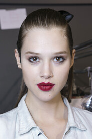 Alexis_Mabille_Fall_2013_Backstage_YMe_Zhsh_Fv6u.jpg