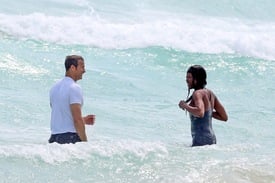 Naomi Campbell on the beach in Miami 18.3.2013_02.jpg