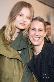 Isabel Marant Fall 2014 Backstage FAeNudwDRXVx.jpg