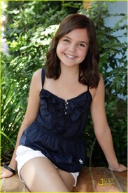 bailee-madison-six-flags-fun-09.jpg