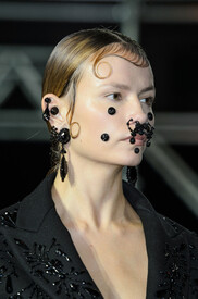 Givenchy Fall 2015 Details ZV_pS7aN1Zfx.jpg