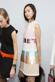 Giambattista_Valli_Fall_2015_Backstage_I8Vfh4iH-d1x.jpg