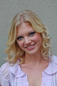 001_Cariba Heine.jpg