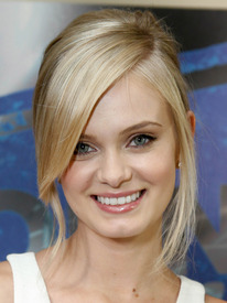 sara-paxton-1314375003.jpg