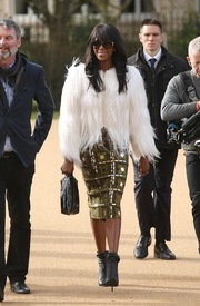 Naomi Campbell arrives for the Burberry show at LFW 23.2.2015_01.jpg