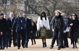Naomi Campbell arrives for the Burberry show at LFW 23.2.2015_03.jpg