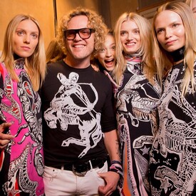 voguemagazine_-_peter_dundas_backstage_at_his.jpg