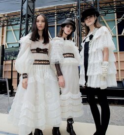 02-kt-chanel-fw16.jpg