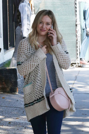 0227093228013_02_Hilary Duff - Out in Beverly Hills 2016-03-26 (3).jpg