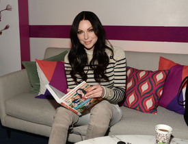 Picture_Pub_Laura_Prepon_08.jpg