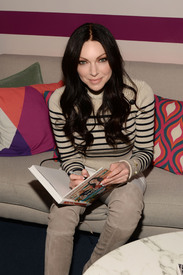 Picture_Pub_Laura_Prepon_09.jpg