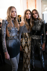 Balmain_Fall_2016_Backstage_j_Bgwc_EFGZr_Jx.jpg