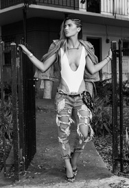 E0000557-gallery-0002.jpg