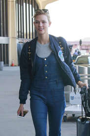Karlie-Kloss-out-in-NYC--24.jpg