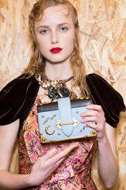 prada-bks-z-rf16-2137.jpg