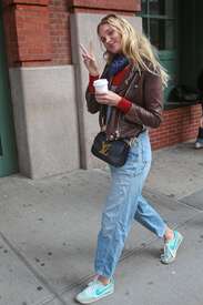 Elsa-Hosk-in-jeans--05.jpg