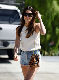 Lily-Aldridge-in-Jeans-Shorts--09.jpg