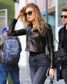 Romee-Strijd-i-Skinny-Jeans--01.jpg